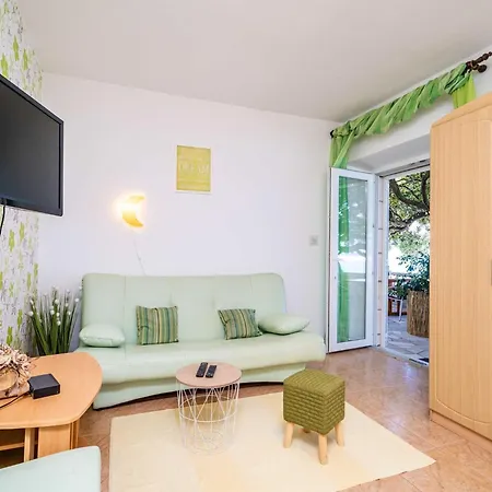 Nikolina Lu - One-bedroom With Terrace