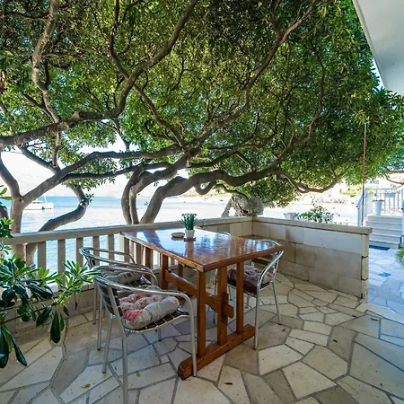 Nikolina Lu - One-bedroom With Terrace Apartment
