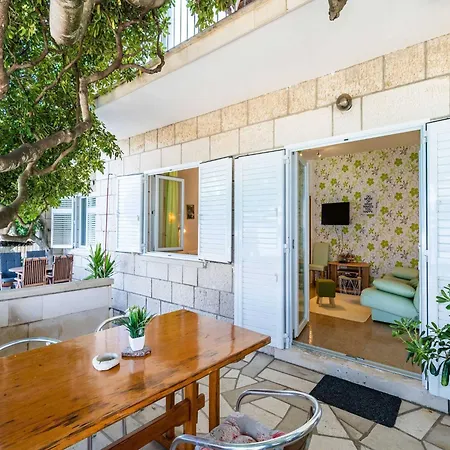 Nikolina Lu - One-bedroom With Terrace