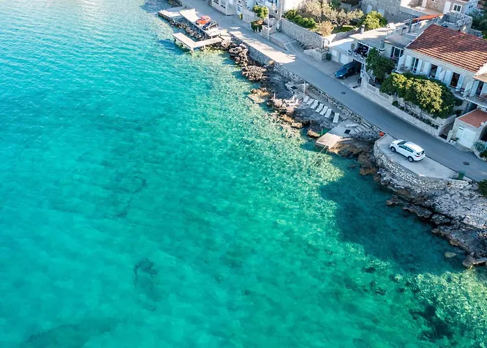 Nikolina Lu - One-bedroom With Terrace * 룸바르다