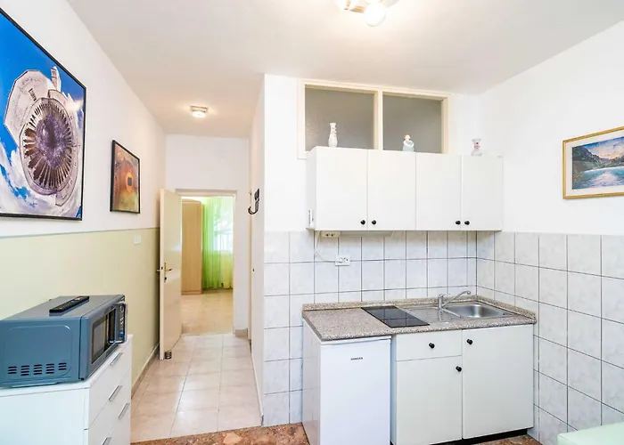 Nikolina Lu - One-bedroom With Terrace 룸바르다