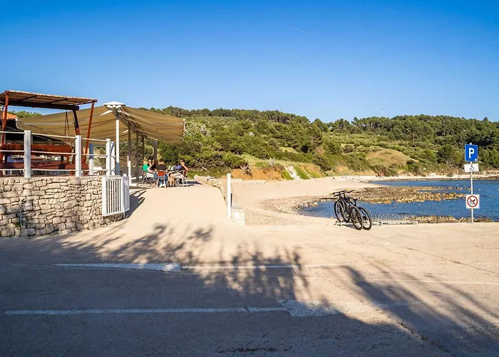 Nikolina Lu - One-bedroom With Terrace 룸바르다